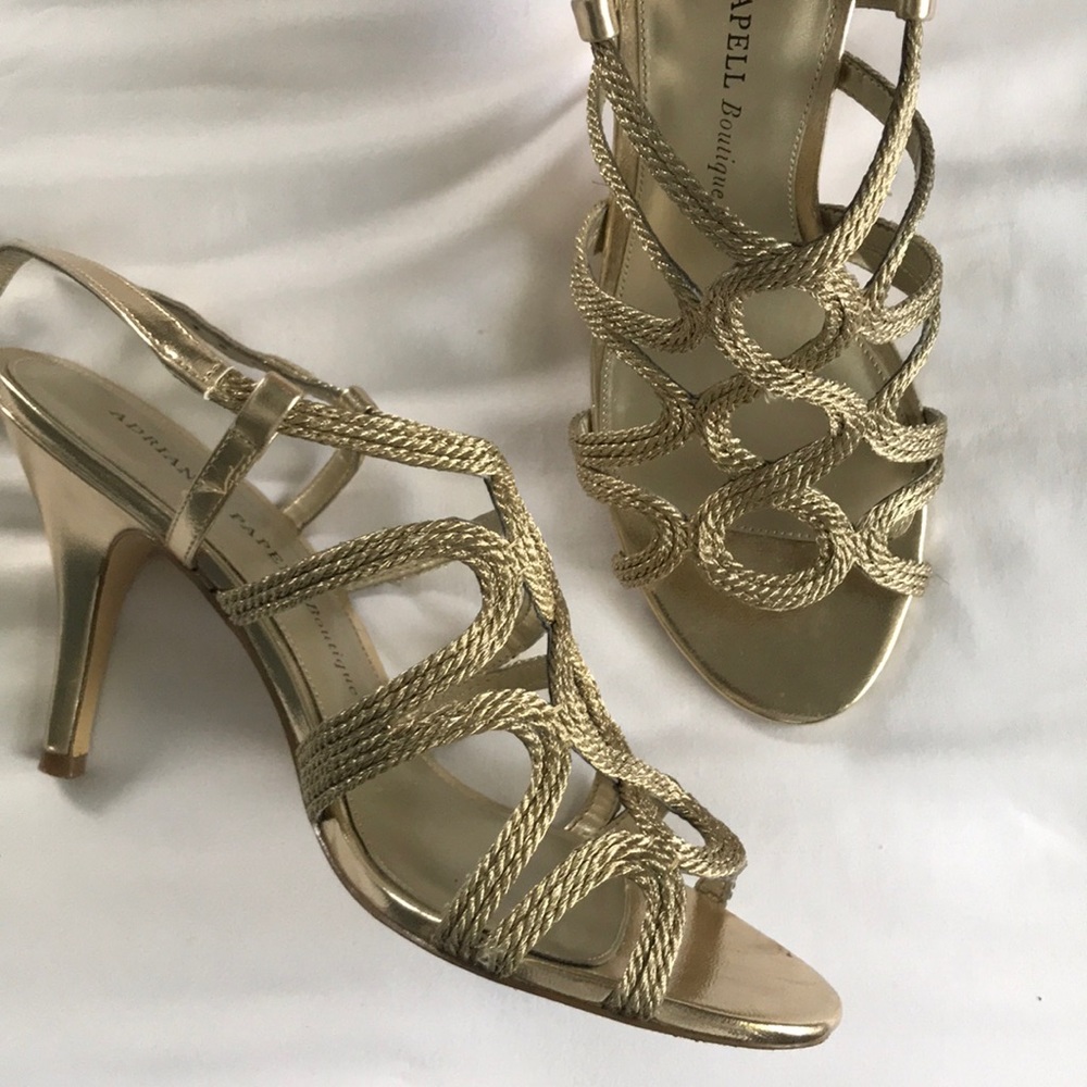 GOLD SHOE
